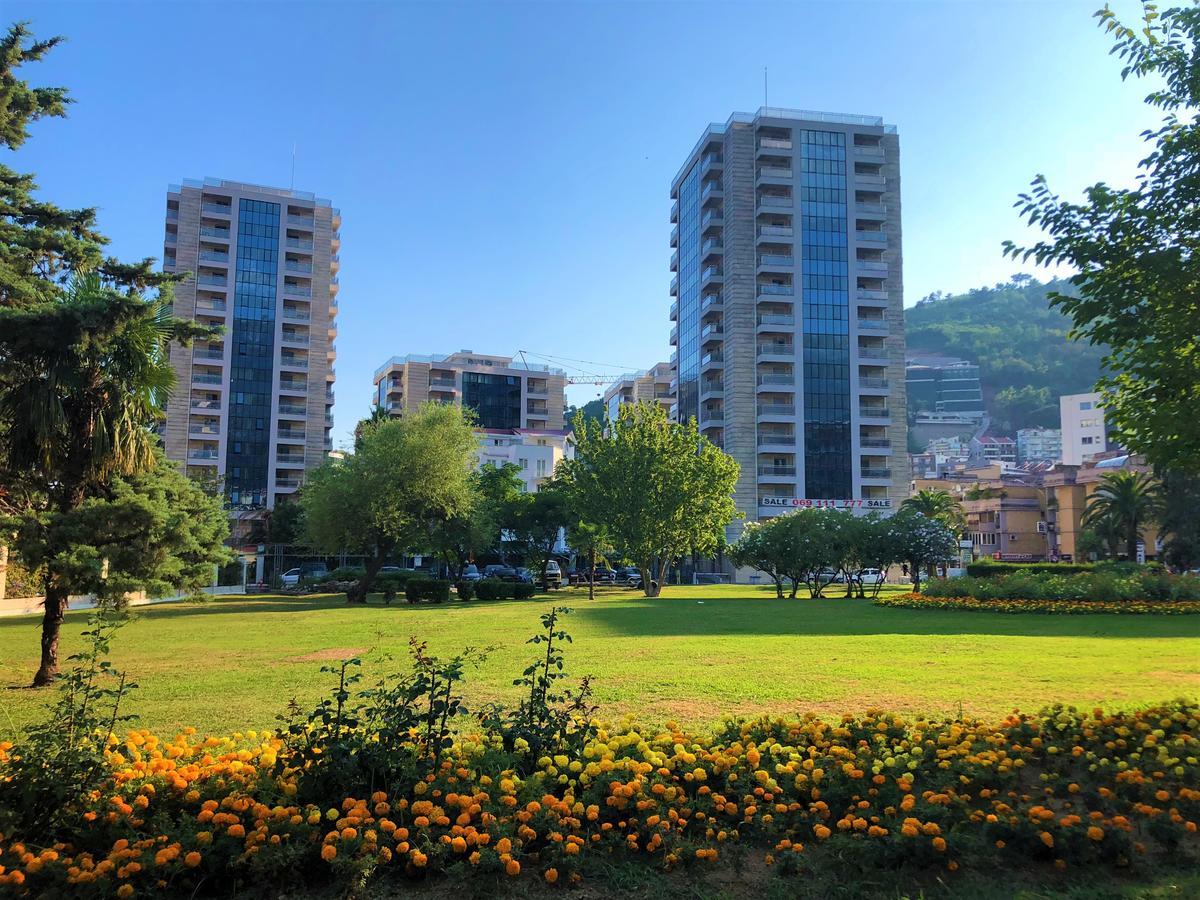 Beachfront Fontana 20 * Budva